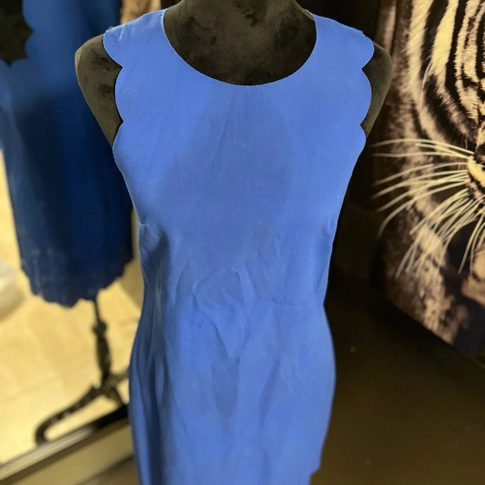 💙💙 LIKE NEW- J.Crew Blue Scalloped Edge shift Dress SZ 2💙💙 - Picture 6 of 9